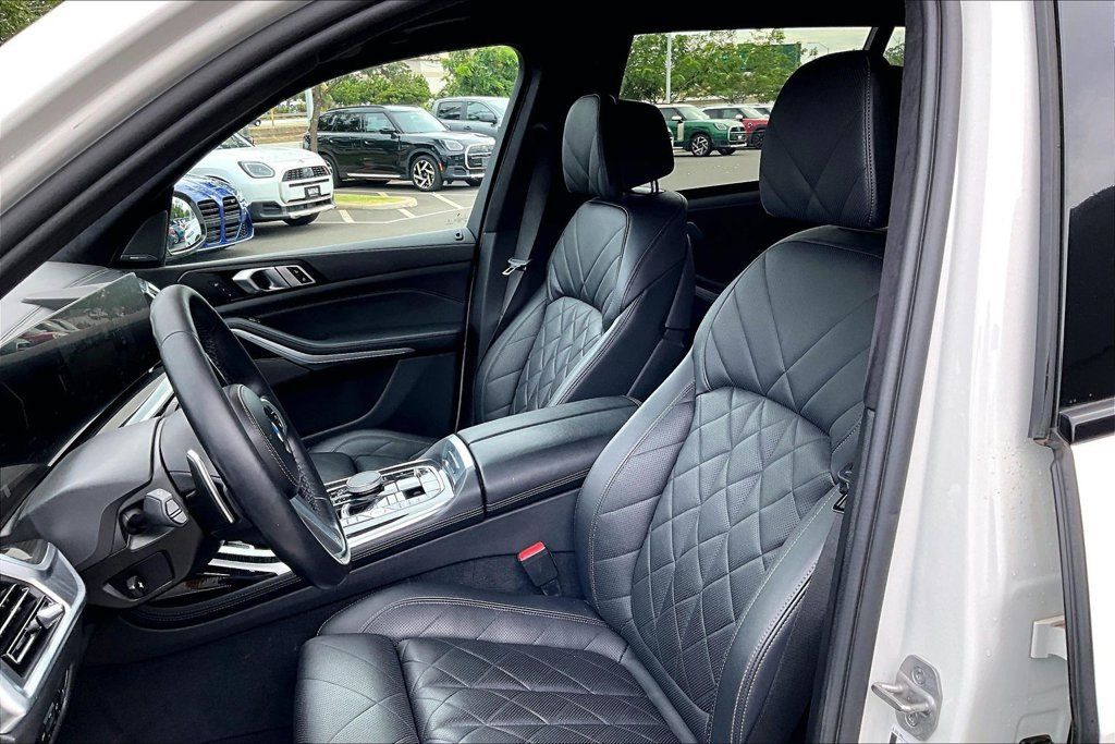 Used 2023 BMW X7 xDrive40i w/ M Sport Package AWD/4WD image 26