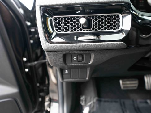 Certified 2025 Honda Civic Sport image 11