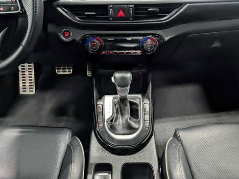 Used 2022 Kia Forte GT-Line w/ GT-Line Premium Package image 18