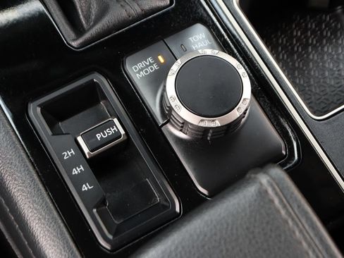 Used 2023 Toyota Tundra Limited AWD/4WD image 34
