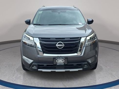 Used 2024 Nissan Pathfinder Platinum AWD/4WD image 3