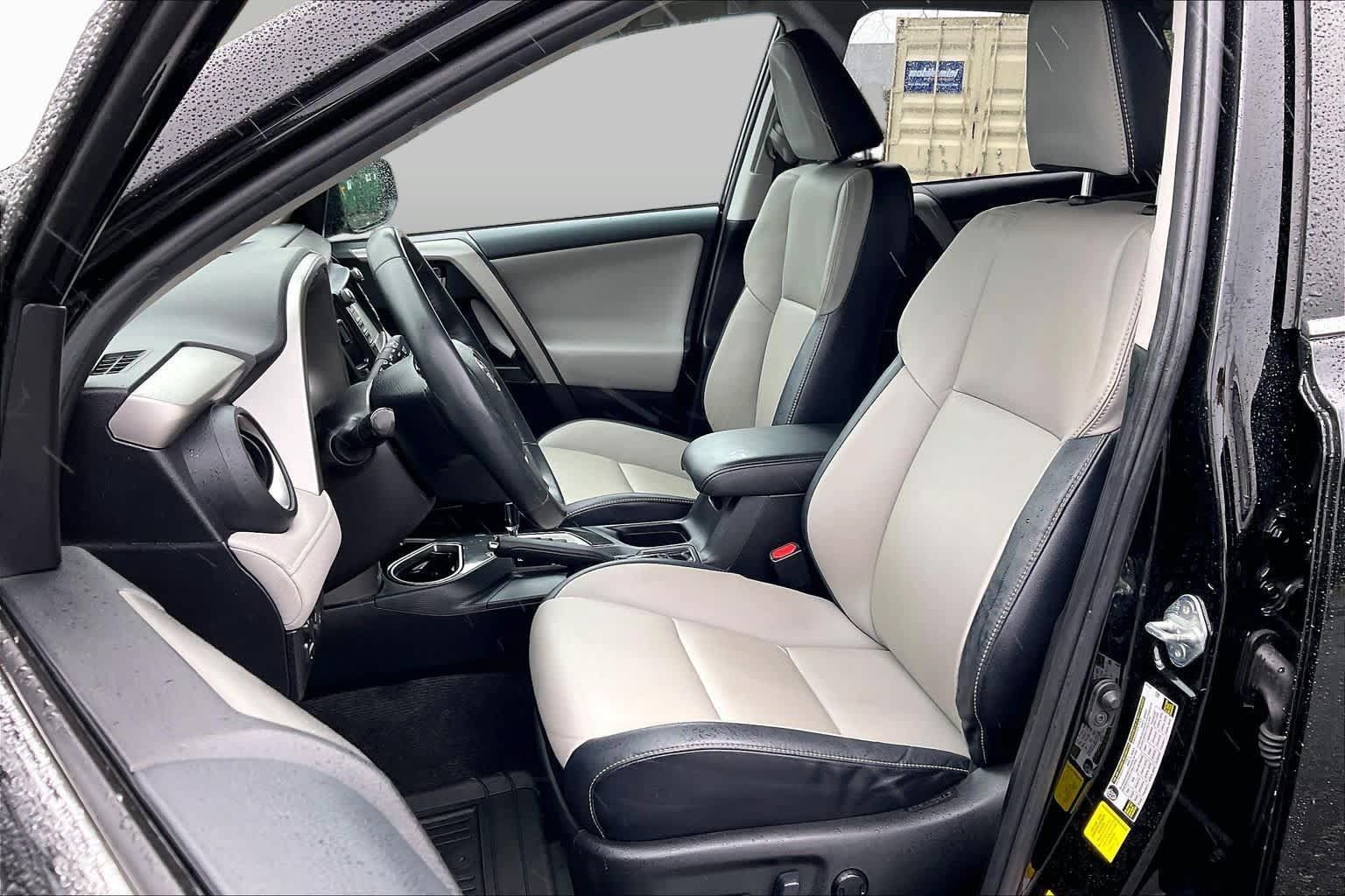 Used 2016 Toyota RAV4 Limited FWD image 7