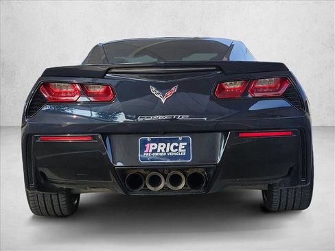 Used 2015 Chevrolet Corvette Stingray Coupe image 6