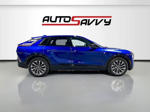 Used 2025 Cadillac Lyriq Sport AWD/4WD image 8