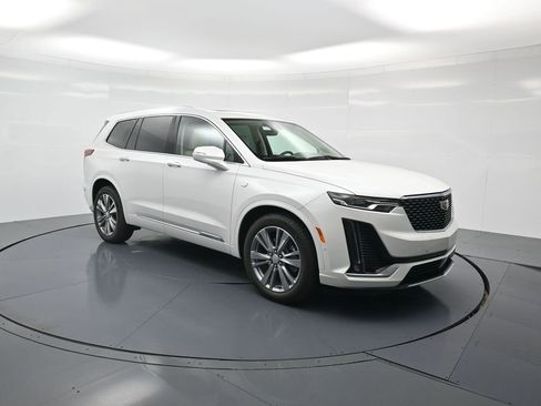 Used 2023 Cadillac XT6 Premium Luxury w/ Technology Package image 32