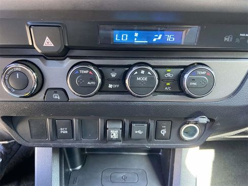 Used 2021 Toyota Tacoma TRD Off-Road image 21