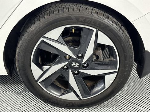 Used 2023 Hyundai Elantra Limited FWD image 10
