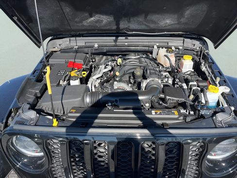 Used 2023 Jeep Gladiator Overland AWD/4WD image 25