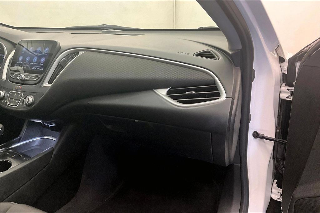 Used 2024 Chevrolet Malibu LT FWD image 15