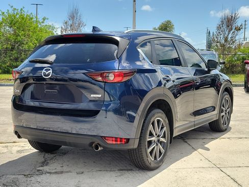 Used 2018 MAZDA CX-5 Touring w/ Preferred Equipment Package FWD image 4