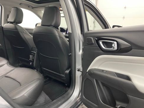 Used 2022 Jeep Compass Limited w/ Sun and Sound Group AWD/4WD image 34