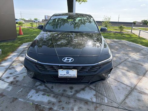New 2025 Hyundai Elantra SEL FWD image 8