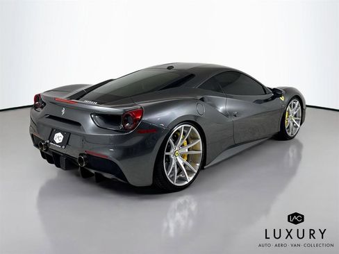 Used 2018 Ferrari 488 GTB image 6