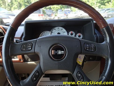 Used 2004 HUMMER H2 w/ Preferred Equipment Group AWD/4WD image 23