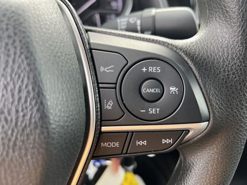 Certified 2022 Toyota Camry LE image 11