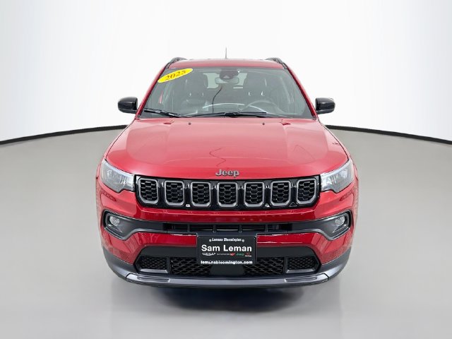 Used 2025 Jeep Compass Latitude w/ Altitude Special Edition AWD/4WD image 2