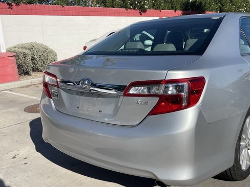 Used 2013 Toyota Camry XLE image 4