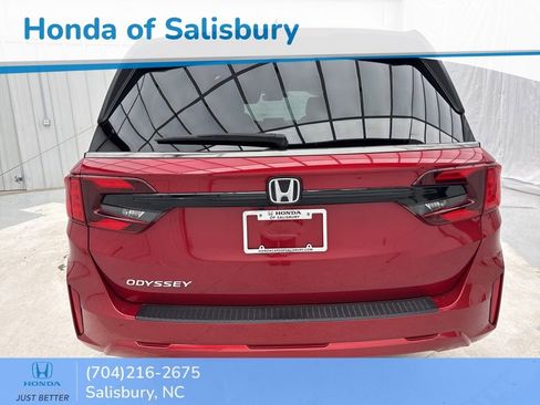 Certified 2025 Honda Odyssey EX-L image 7