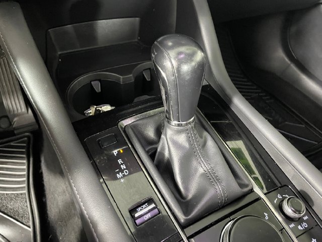 Used 2020 MAZDA MAZDA3 Hatchback w/ Premium Package FWD image 11