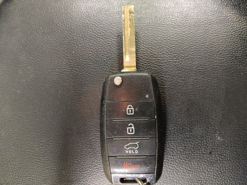 Used 2019 Kia Sorento S FWD image 32
