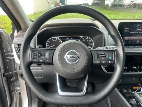 Used 2021 Nissan Rogue SV FWD image 14