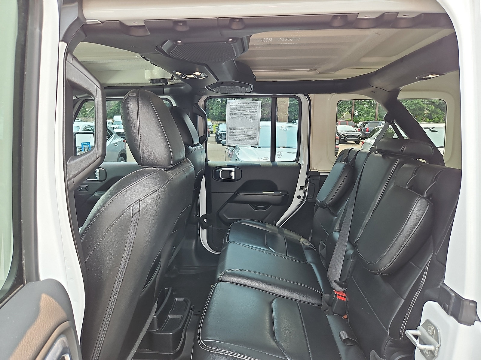 Used 2021 Jeep Wrangler Unlimited Sahara w/ Cold Weather Group AWD/4WD image 10