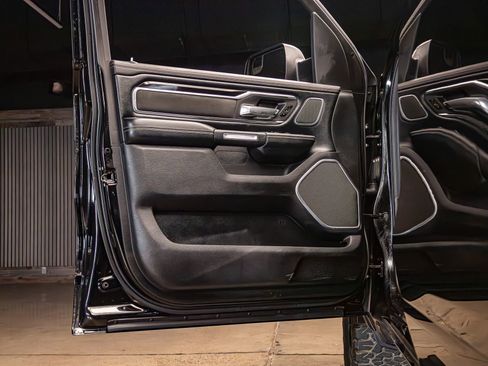 Used 2019 RAM 1500 Laramie AWD/4WD image 30