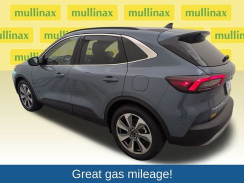 Certified 2025 Ford Escape Platinum image 10