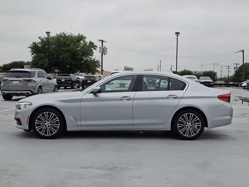 Used 2020 BMW 530i w/ Premium Package RWD image 3