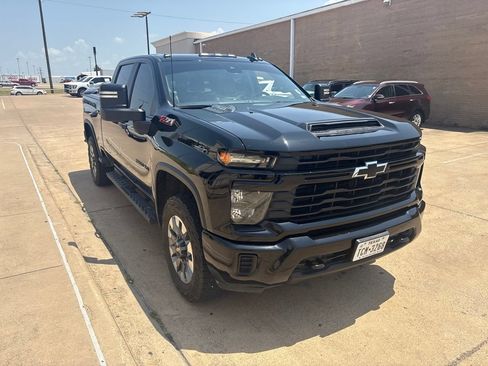 Used 2024 Chevrolet Silverado 2500 Custom w/ Custom Value Package AWD/4WD image 5