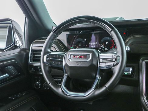 Used 2025 GMC Yukon Elevation w/ Elevation Premium Package AWD/4WD image 13