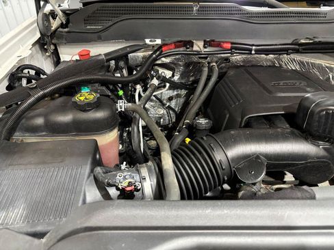Used 2018 Chevrolet Silverado 2500 W/T w/ Snow Plow Prep Package AWD/4WD image 23