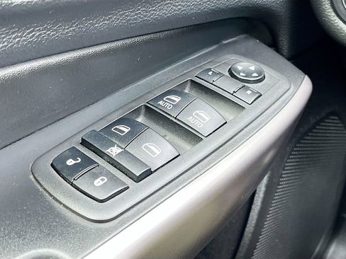 Used 2022 Jeep Cherokee Latitude Lux AWD/4WD image 17