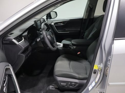 Used 2021 Toyota RAV4 XLE w/ Convenience Package AWD/4WD image 11
