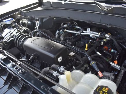 Used 2022 Ford Explorer XLT w/ Equipment Group 202A AWD/4WD image 34