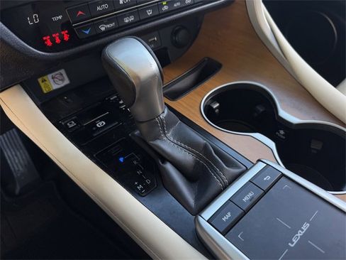 Used 2022 Lexus RX 350 AWD w/ Premium Package image 18