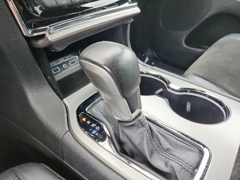 Used 2019 Jeep Grand Cherokee Altitude AWD/4WD image 25