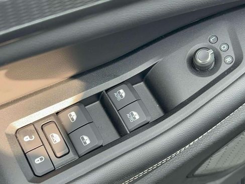 Used 2023 Jeep Grand Cherokee Altitude AWD/4WD image 22