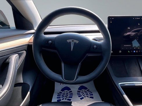 Used 2022 Tesla Model 3 Long Range AWD/4WD image 5