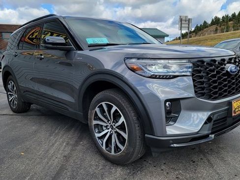 Used 2025 Ford Explorer ST-Line image 4