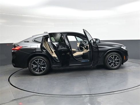 Used 2024 BMW X4 M40i w/ Premium Package image 31
