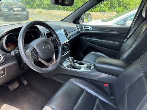 Used 2019 Jeep Grand Cherokee Limited AWD/4WD image 9