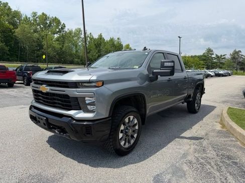 Used 2024 Chevrolet Silverado 2500 Custom w/ Custom Value Package AWD/4WD image 7