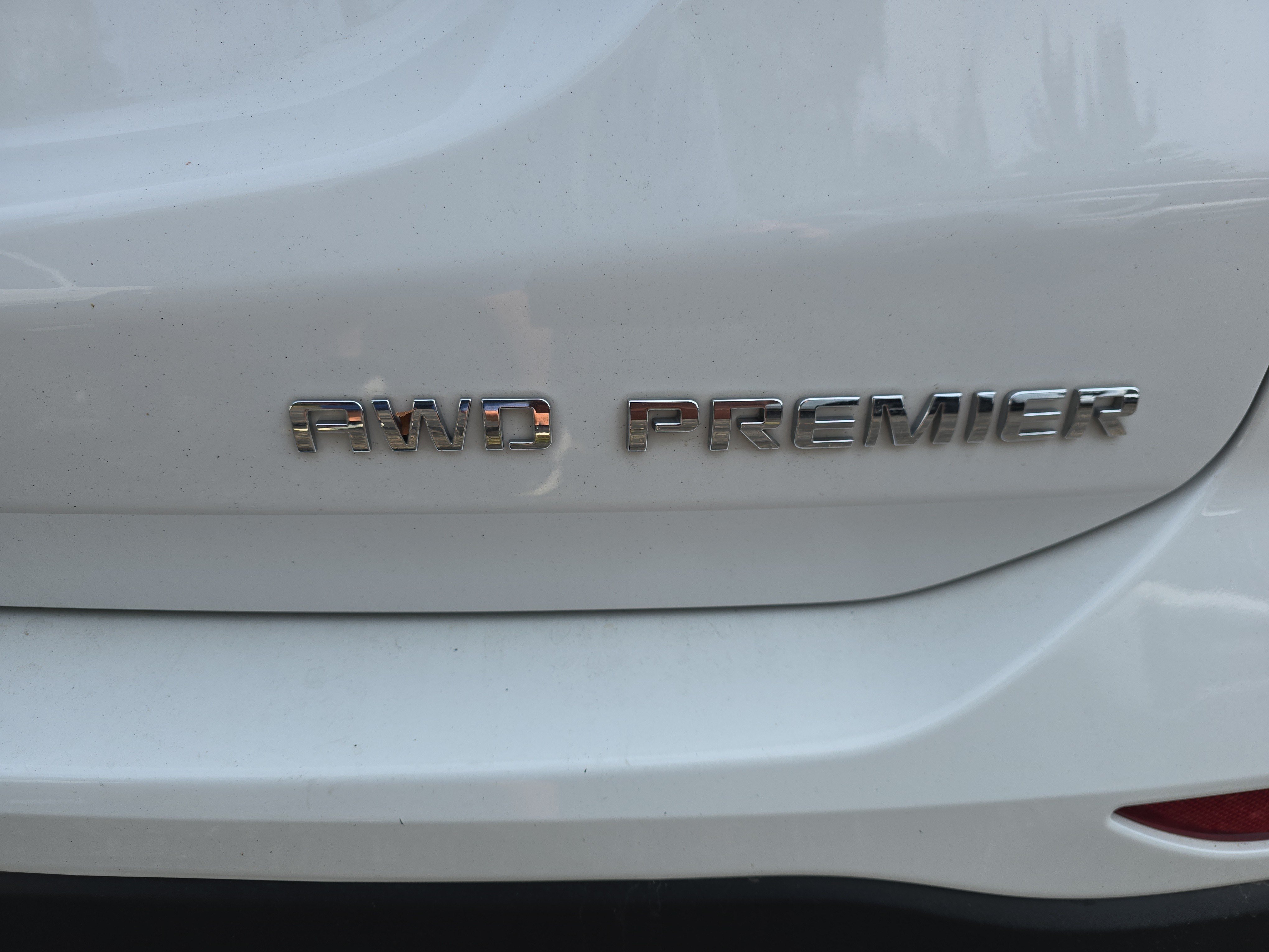 Used 2024 Chevrolet Equinox Premier AWD/4WD image 6