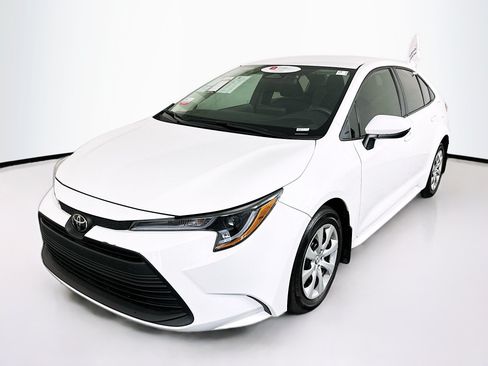 Certified 2025 Toyota Corolla LE FWD image 7