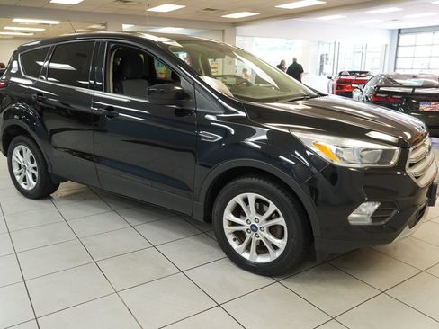 Used 2019 Ford Escape SE FWD image 12