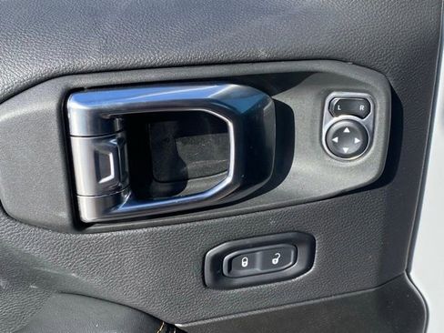 Used 2025 Jeep Gladiator Sport image 20