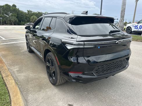 New 2025 Chevrolet Equinox EV RS image 8