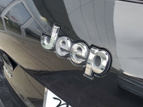 Used 2022 Jeep Grand Cherokee L Limited image 8