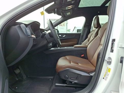 Used 2023 Volvo XC60 B5 Plus w/ Climate Package AWD/4WD image 15